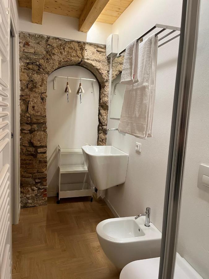 La Piccola Casa Al Lago - Intera Casa Con 3 Camere E 2 Box Сало Екстер'єр фото