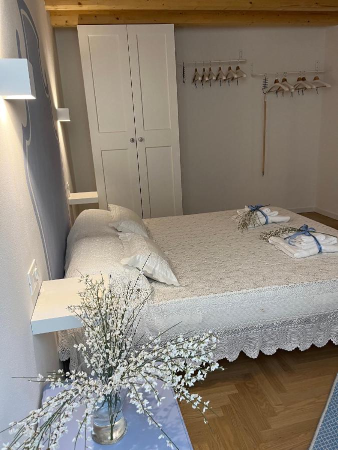 La Piccola Casa Al Lago - Intera Casa Con 3 Camere E 2 Box Сало Екстер'єр фото