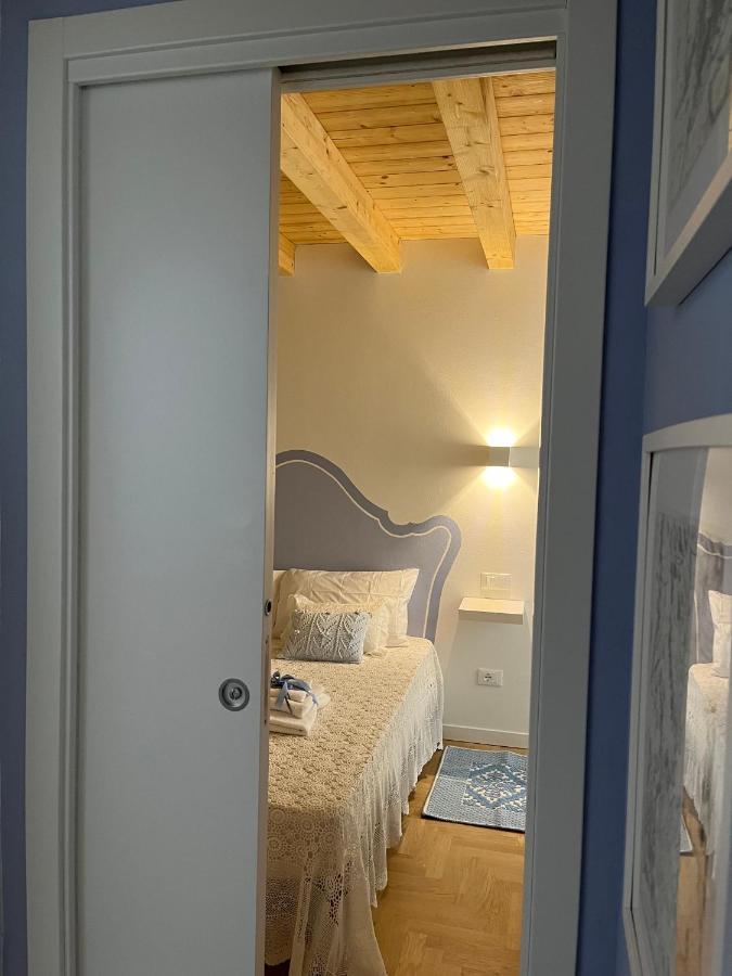 La Piccola Casa Al Lago - Intera Casa Con 3 Camere E 2 Box Сало Екстер'єр фото