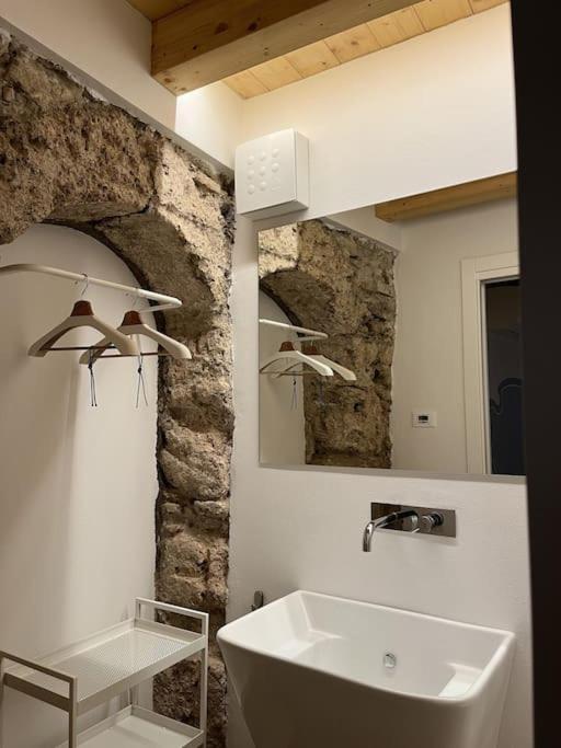 La Piccola Casa Al Lago - Intera Casa Con 3 Camere E 2 Box Сало Екстер'єр фото